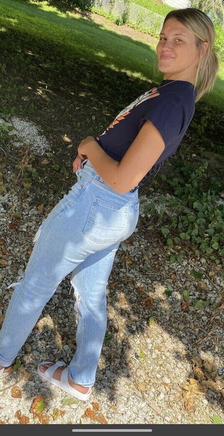 Kalia Hundley star du porno en haute qualité collection