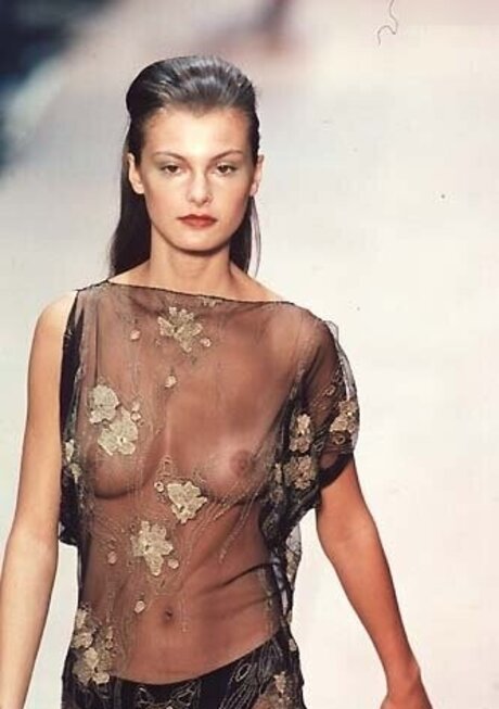 Aurelie Claudel modèle pornographique image