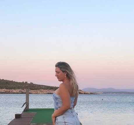 petite blonde onlyfans sexy parfait photo