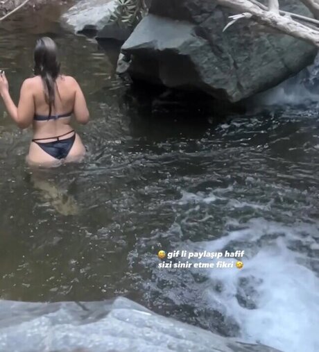 Fidan Atalay star du porno de haute qualité photo