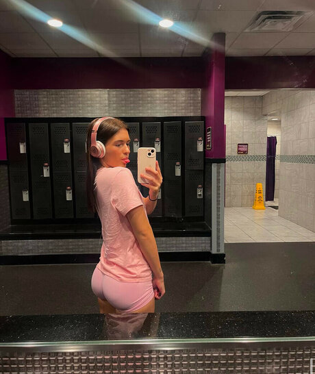 Raegan Owens nus star du porno images