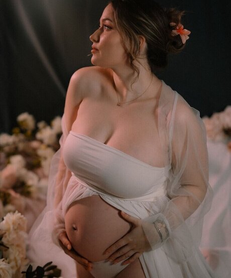 Sonny Loops actrice photos