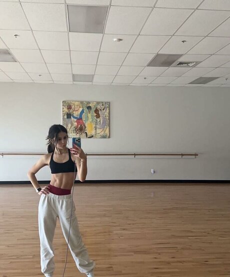 Lauren Avelina étoile nue img