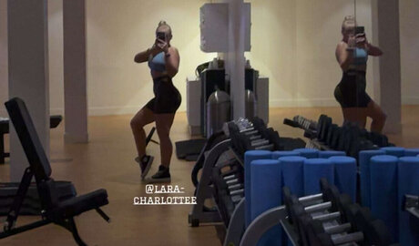 Lara Charlottee star du porno érotique img