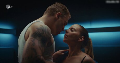 Cheyenne Pahde étoile sexy photos