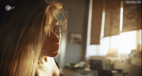 Cheyenne Pahde jolie actrice images