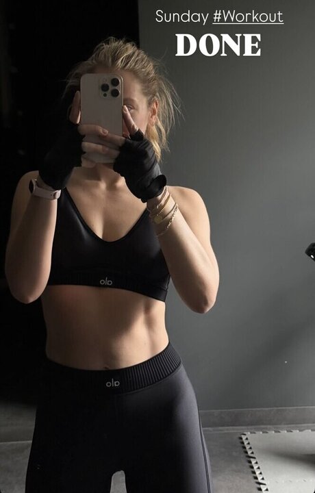 Cheyenne Pahde modèle xxx photo