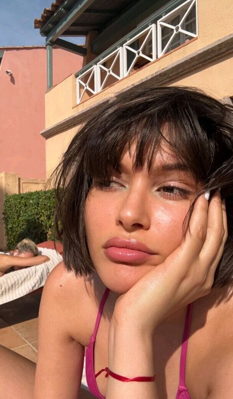 Azza Slimene star du porno gratuite images