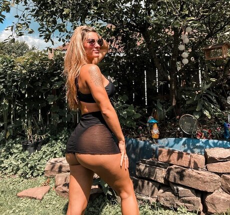 Ashley Kowalcyk étoile chaude galeries