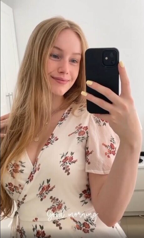 Nadine von relaxASMR star du porno chaud photo