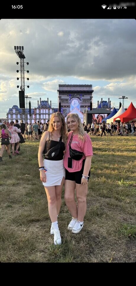 Nadine von relaxASMR xxx étoile images