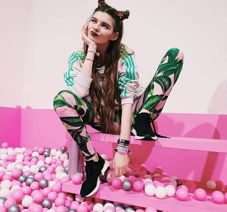 Klaudia Giez star du porno gratuit img