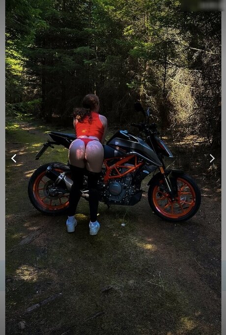 Elenarides modèle chaud des photos