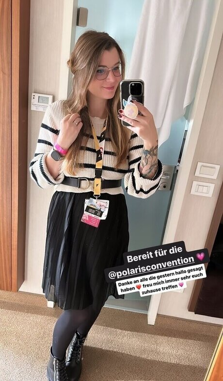 Jovlekaline actrice de nus collection