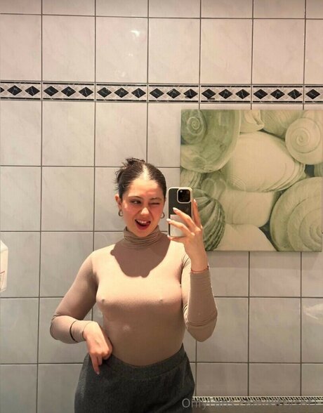 Hilal Fener jolie étoile images