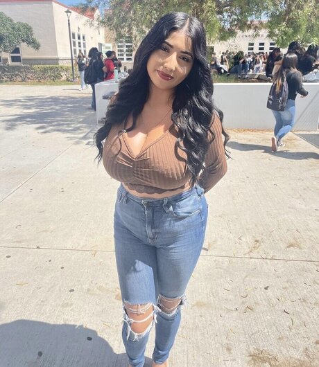 ashleyarambulaa modèle des photos