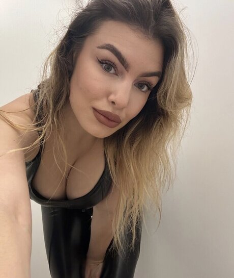 Nadine Kierspel étoile adulte galeries