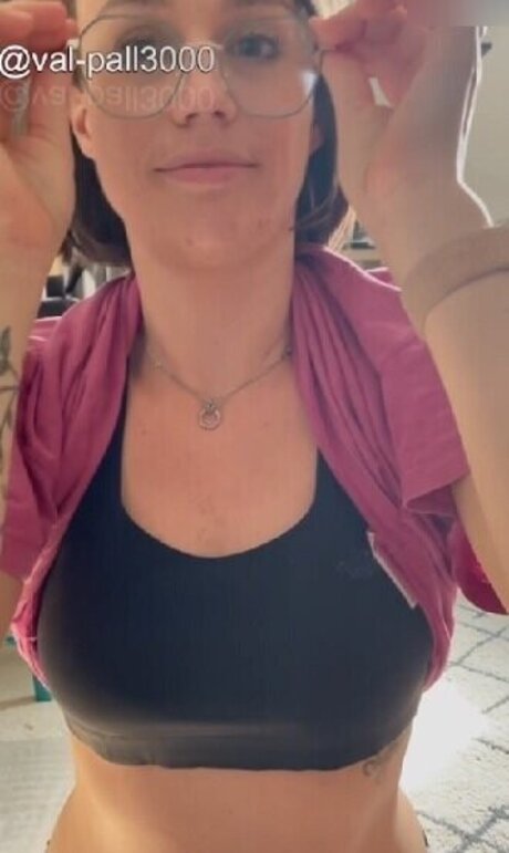 VibingWithVal star pornographique img