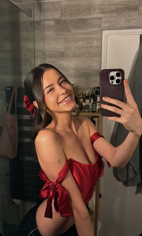 L a Elui star du porno chaud image