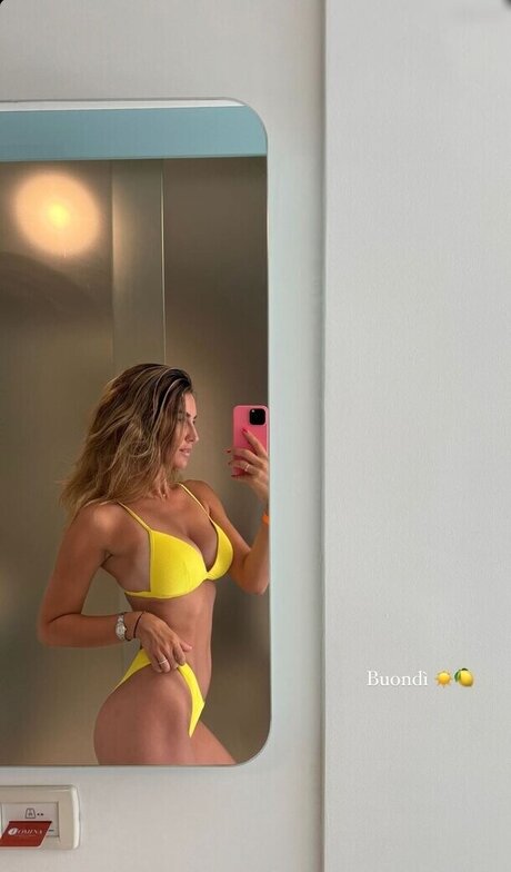 Susanna Giovanardi étoile exclusive photos