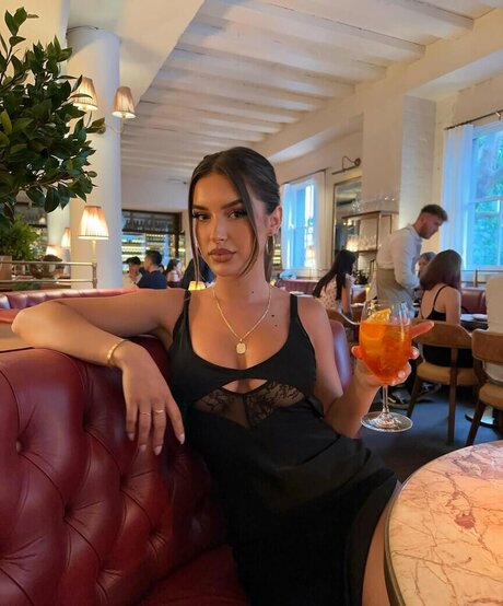 Ashleigh Menin étoile adulte galeries