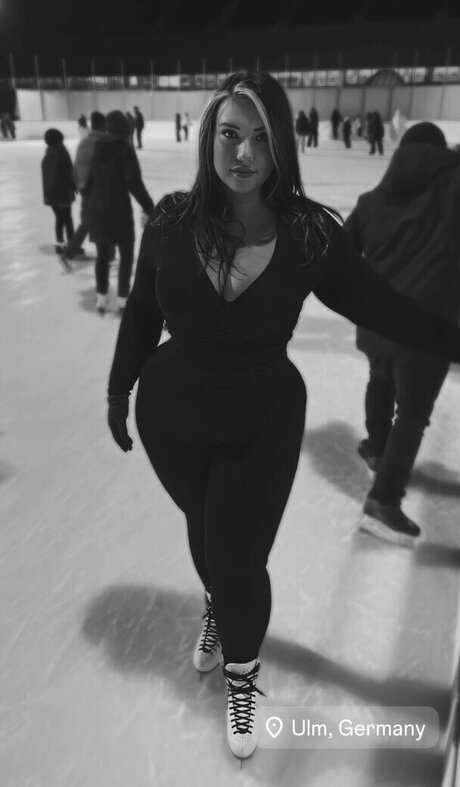 Lara Marie v__ star du porno adulte photos