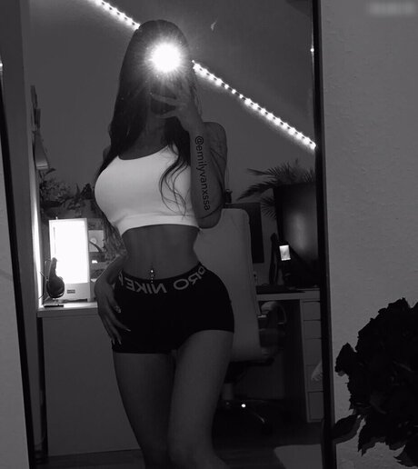 emilyvanxssa actrice hd archive