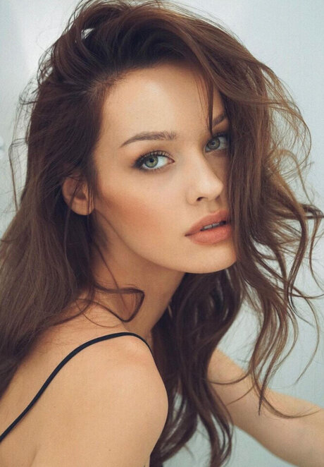 J li Mery star du porno chaud img