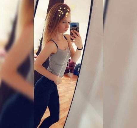 milf blonde aux courbes onlyfans chaud meilleur images