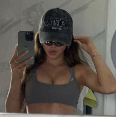 Clarissa Bea star du porno nue galerie