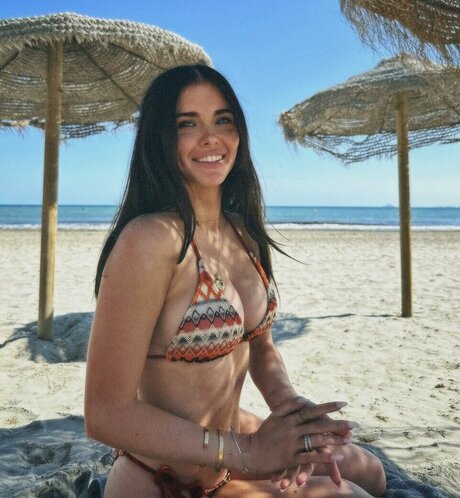 Clarissa Bea star pornographique photos