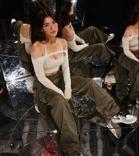 Clarissa Bea modèle exclusif image