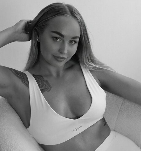 Anna Egorova actrice de nus images