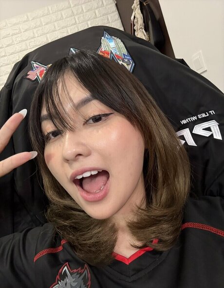 Swansage actrice adulte photo