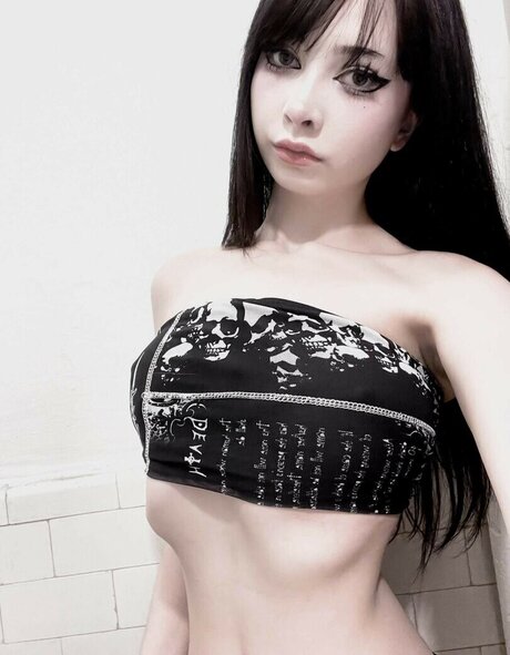 Sashad0ll modèle érotique img