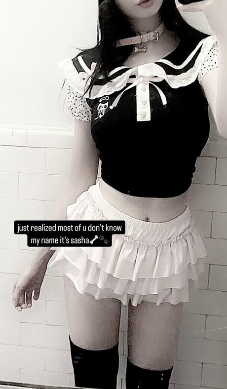 Sashad0ll modèle xxx photos