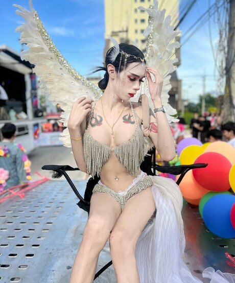 Natthrika star du porno en haute qualité image