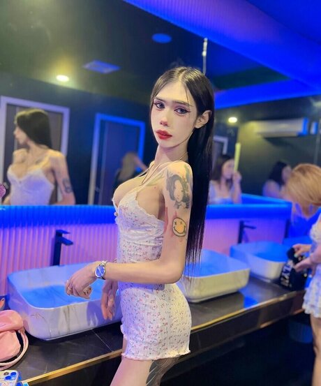 Natthrika modèle sexy galerie