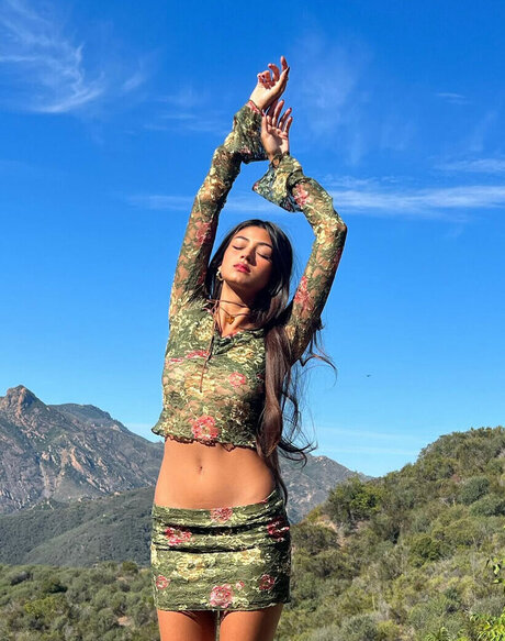 Meeya Dugied star exclusive image