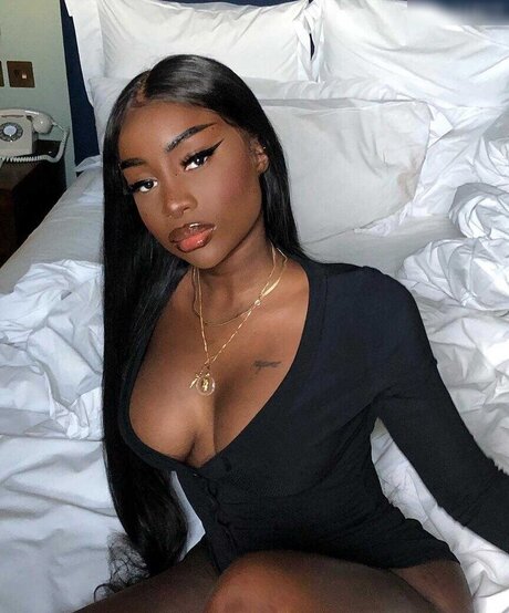 Sandra Lambeck étoile érotique photos