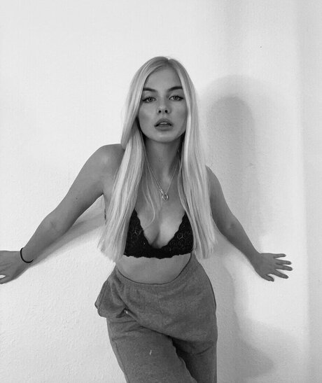 solo aux gros seins uniquementfans nu de haute qualité galerie