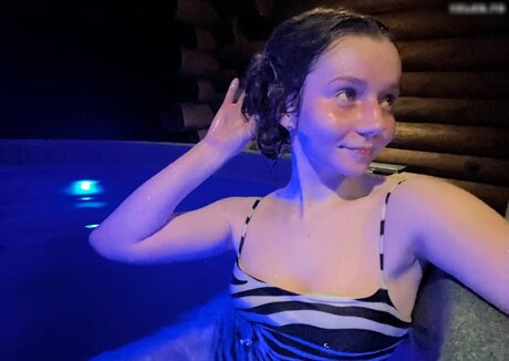 Alina Nikitina Alekseevna étoile parfaite galeries