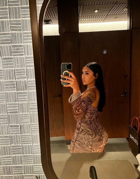 Queen Najia étoile adulte galerie