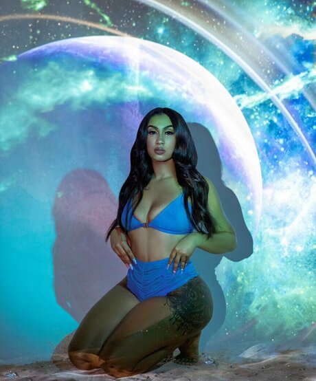 Queen Najia étoile chaude galeries