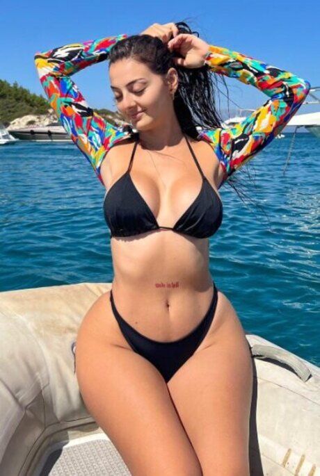 tanriverdinazlican étoile nue images