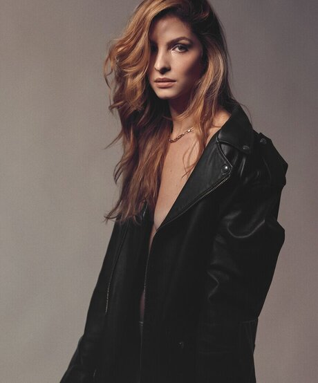 Michelle Batista beau modèle photos