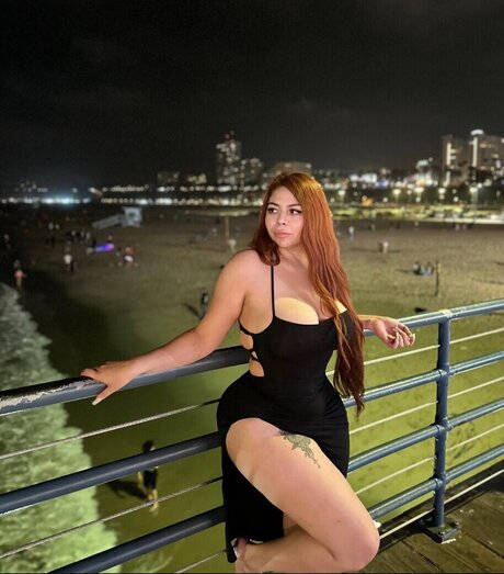 Stephanie Hernandez étoile érotique collection