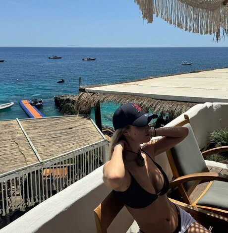 Chiara Costalunga star du porno galerie