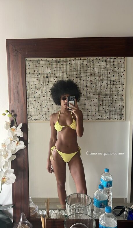 Yara Charry étoile sexy galeries