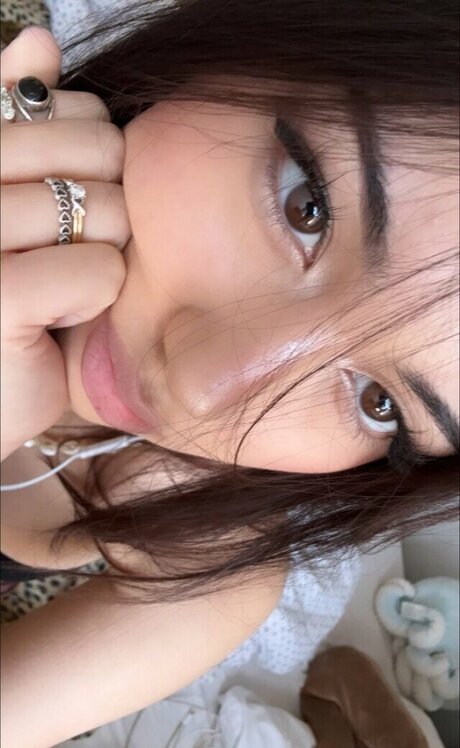 xeiyza modèle adulte image